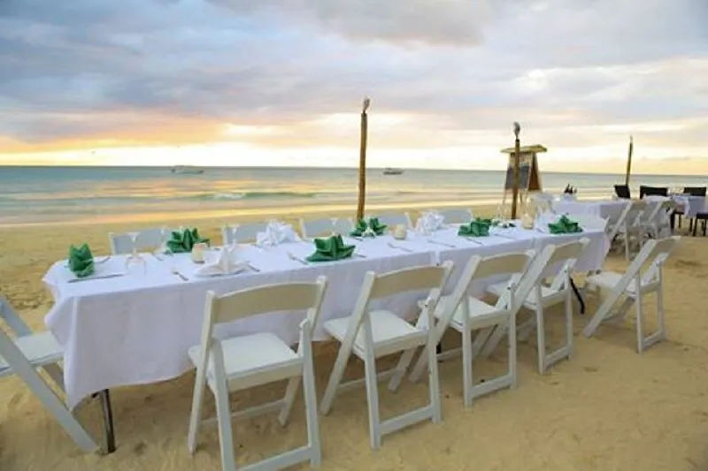 נגריל Zanzi Beach Resort 3*,