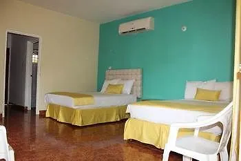 ***  נגריל Zanzi Beach Resort ג'מייקה