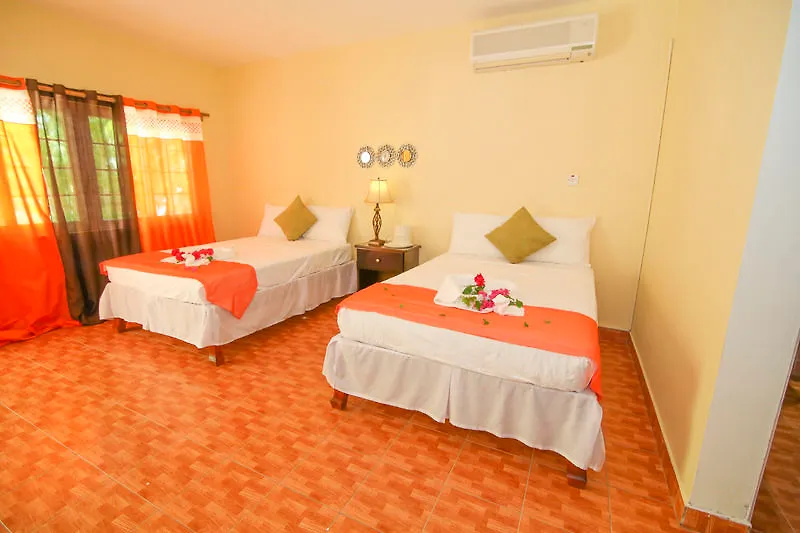 Zanzi Beach Resort Negril Giamaica